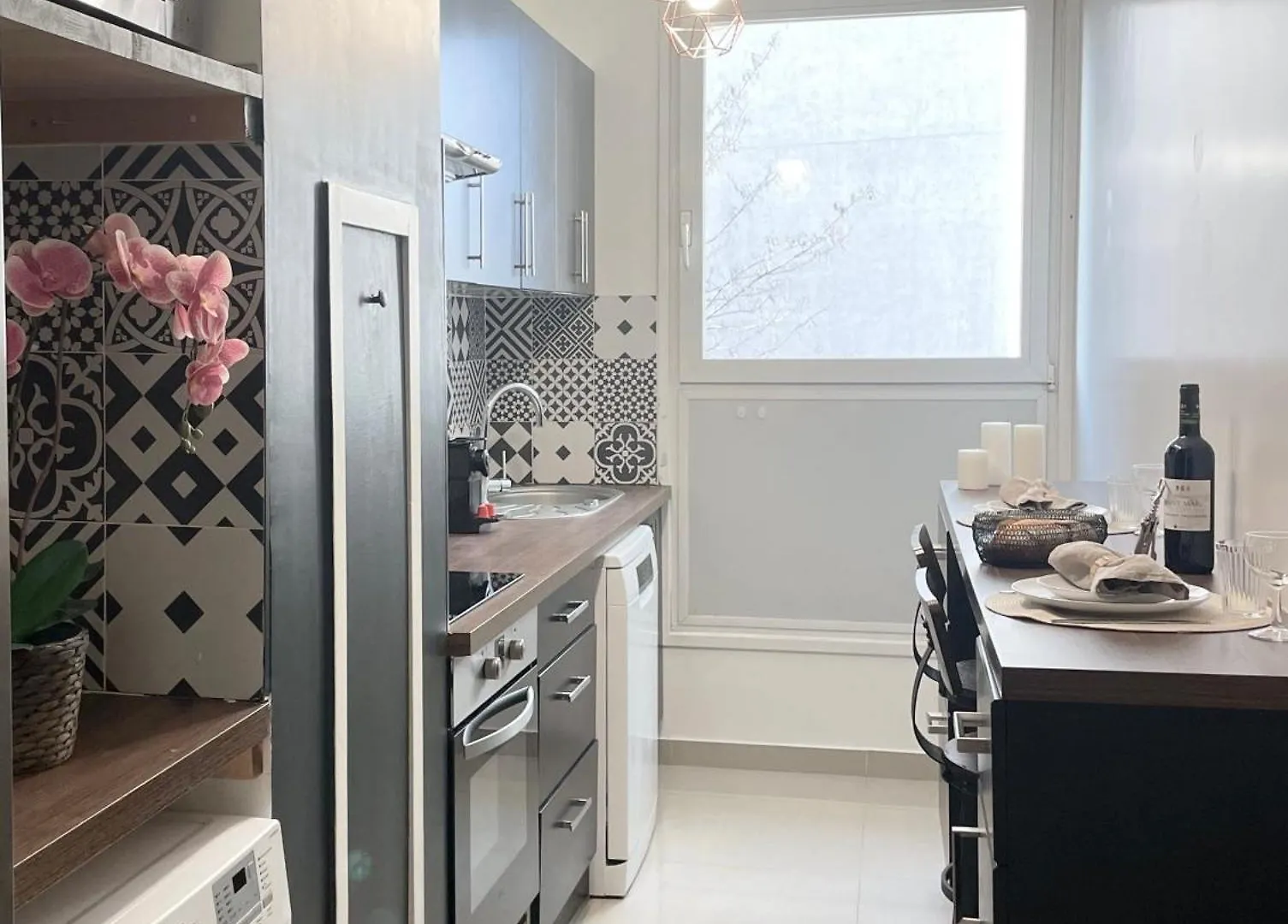 Luxurious & Spacious Flat In Paryż