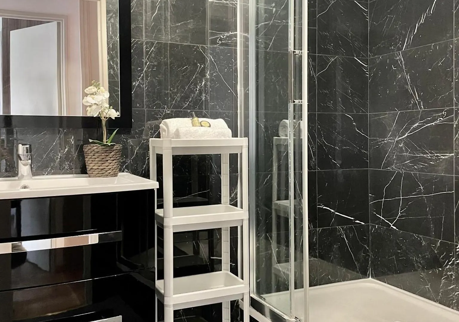 Luxurious & Spacious Flat In Paryż 0*,  Francja