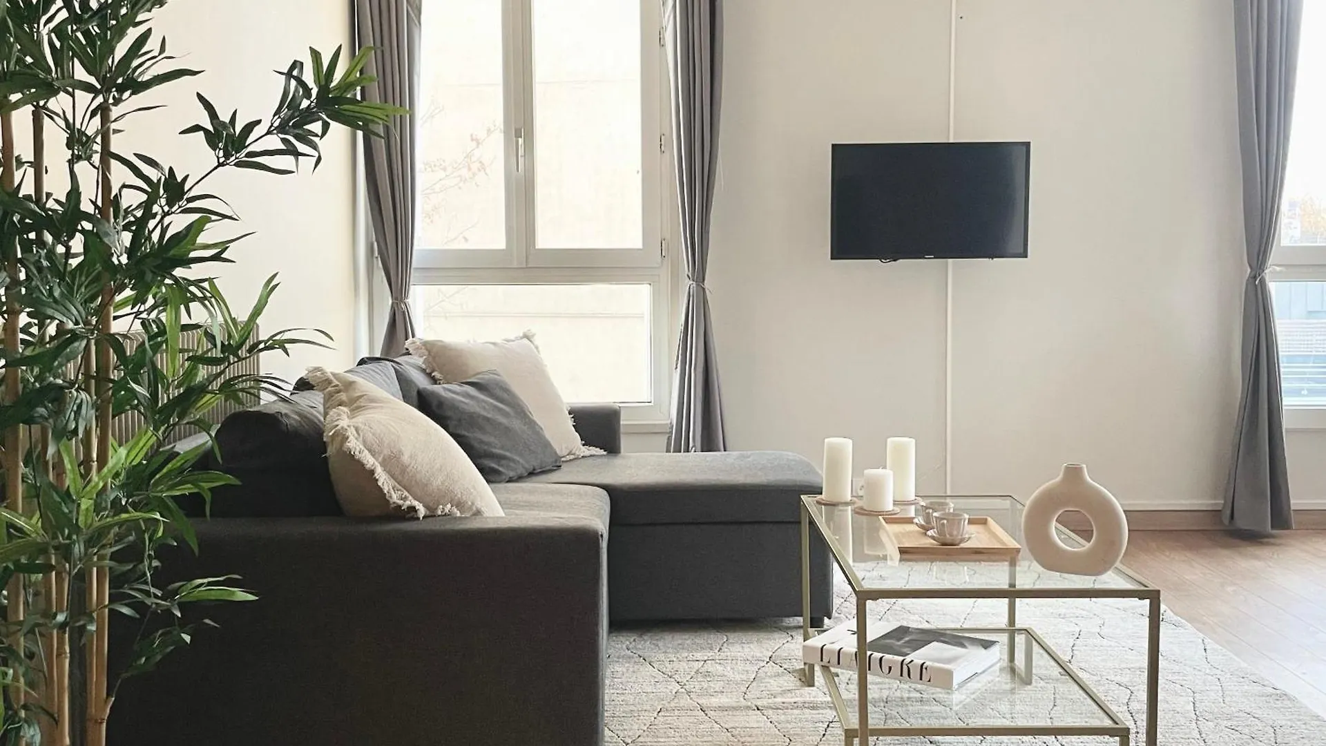 Luxurious & Spacious Flat In Paryż Apartament