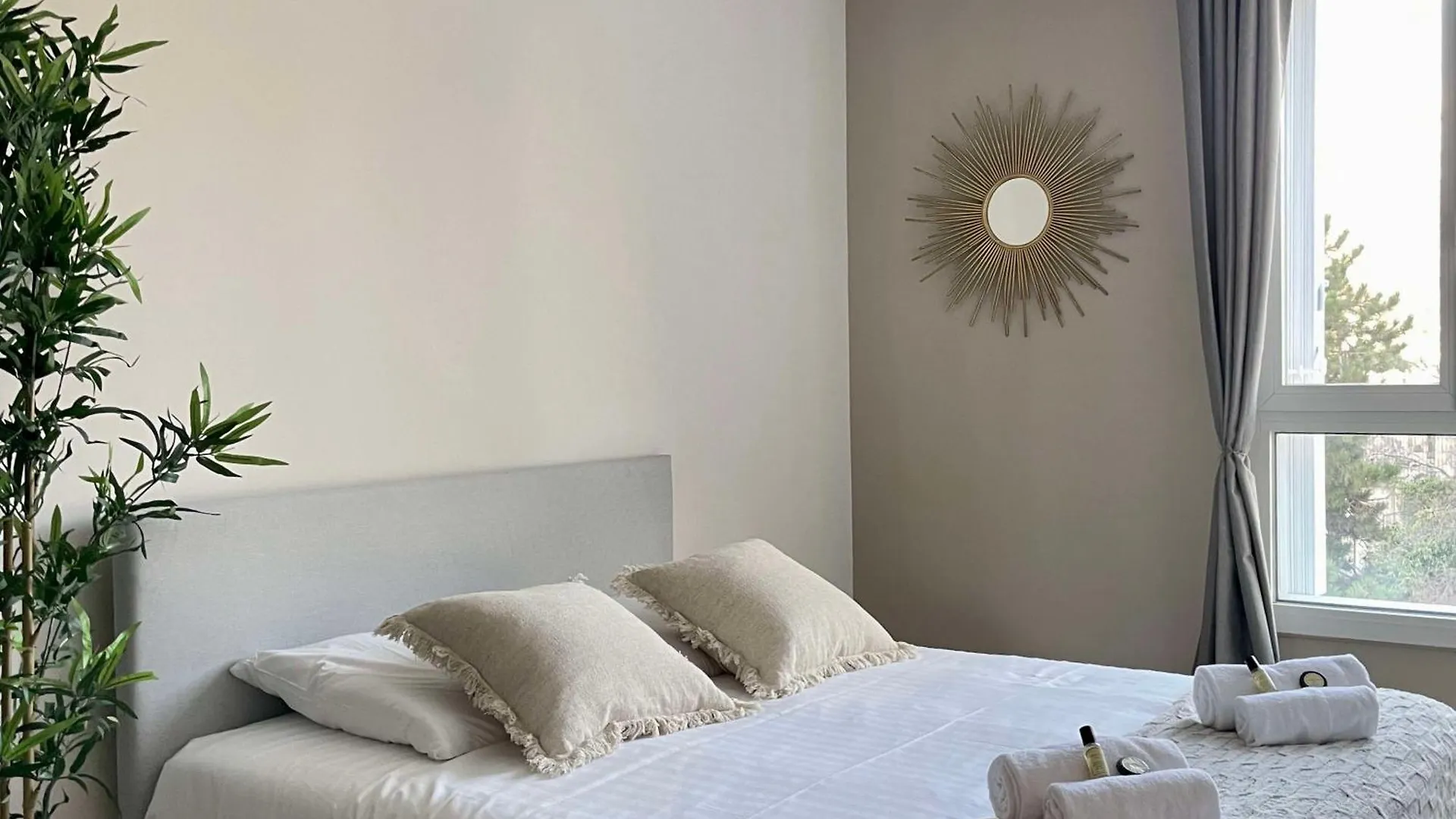 Luxurious & Spacious Flat In Paris 0*,