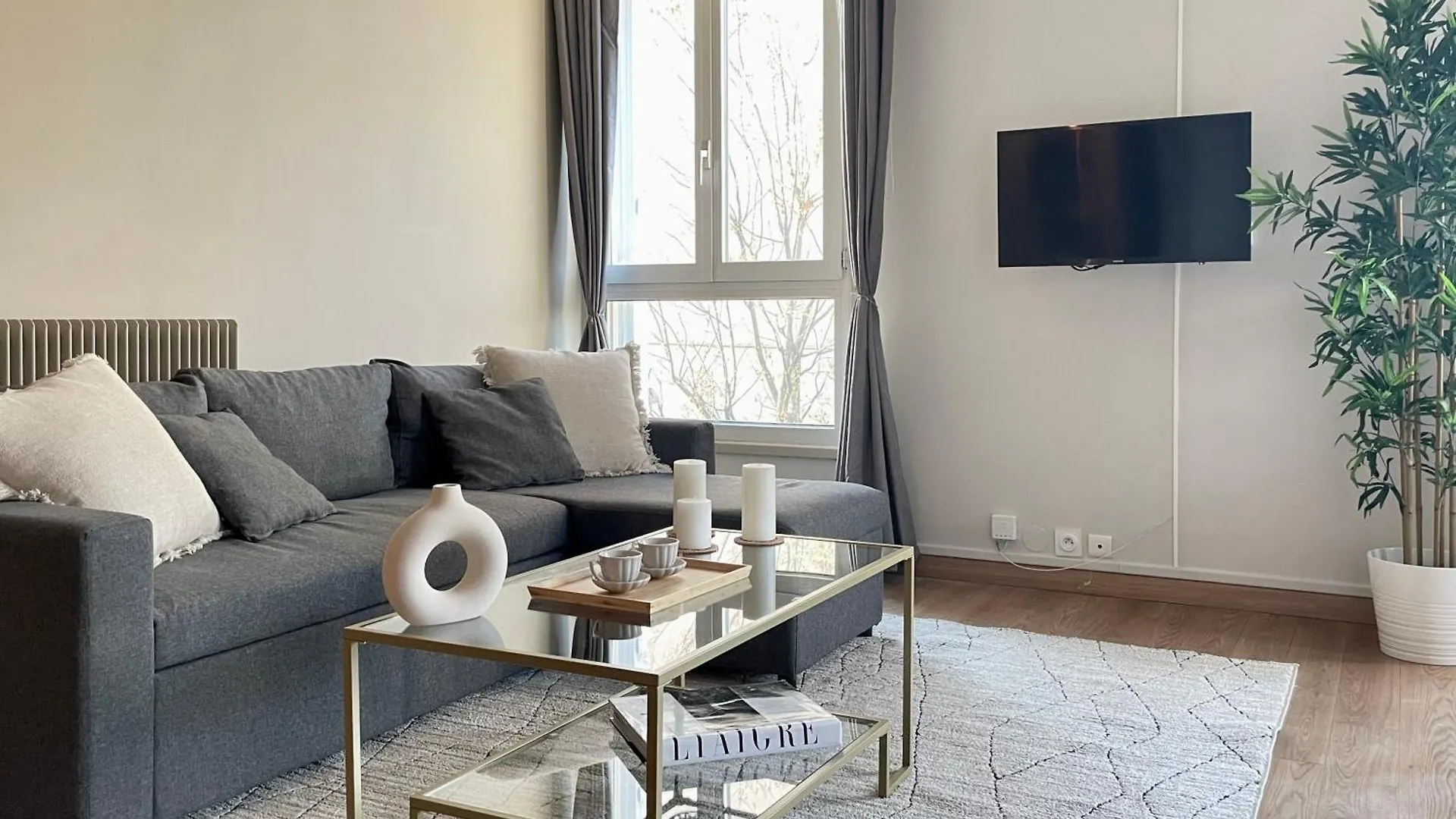 Luxurious & Spacious Flat In Paris 0*,  France