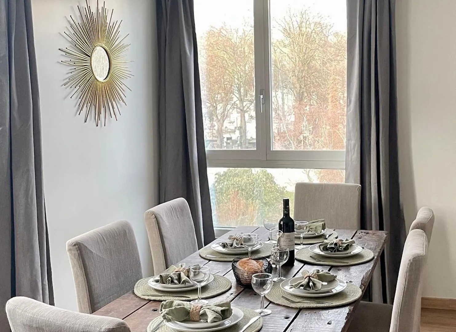 Luxurious & Spacious Flat In Paris 0*,